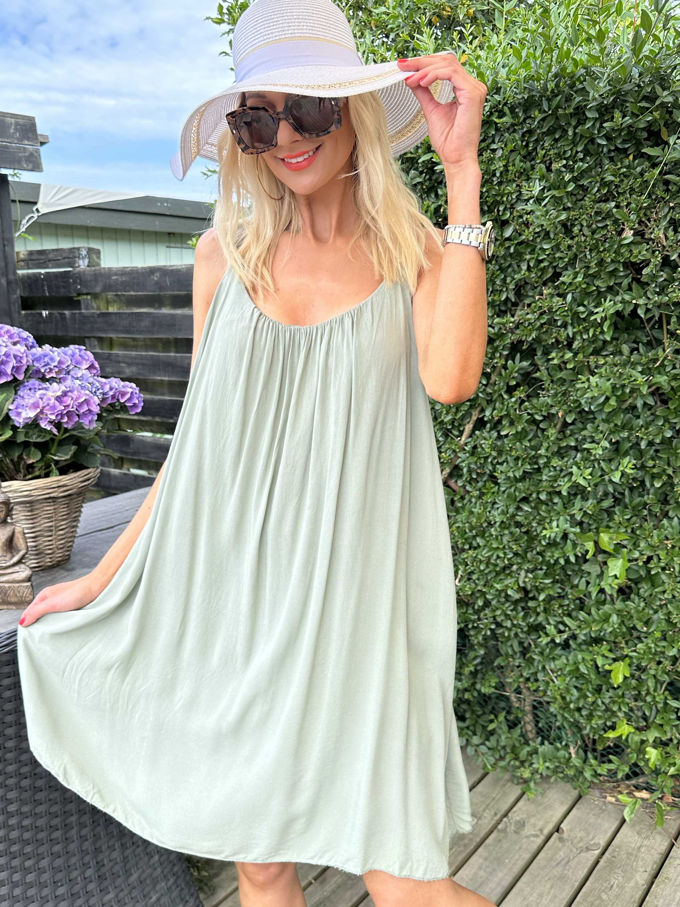 Ane - Sød sommerkjole med broderet stroppe